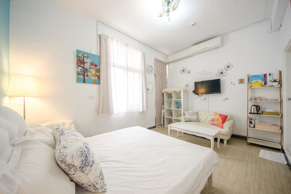 Photo of Bedroom in East District
