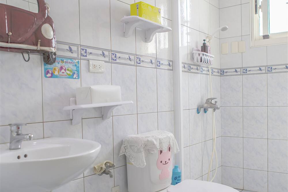 Photo of Bathroom in Erlin