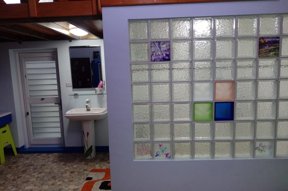 Photo of Bathroom in Linbian