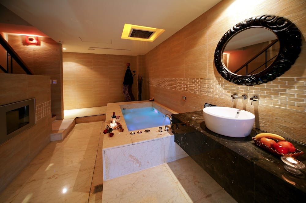 Photo of Bathroom in Dali