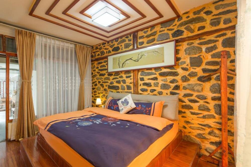 Photo of Bedroom in Dali Ancient Town