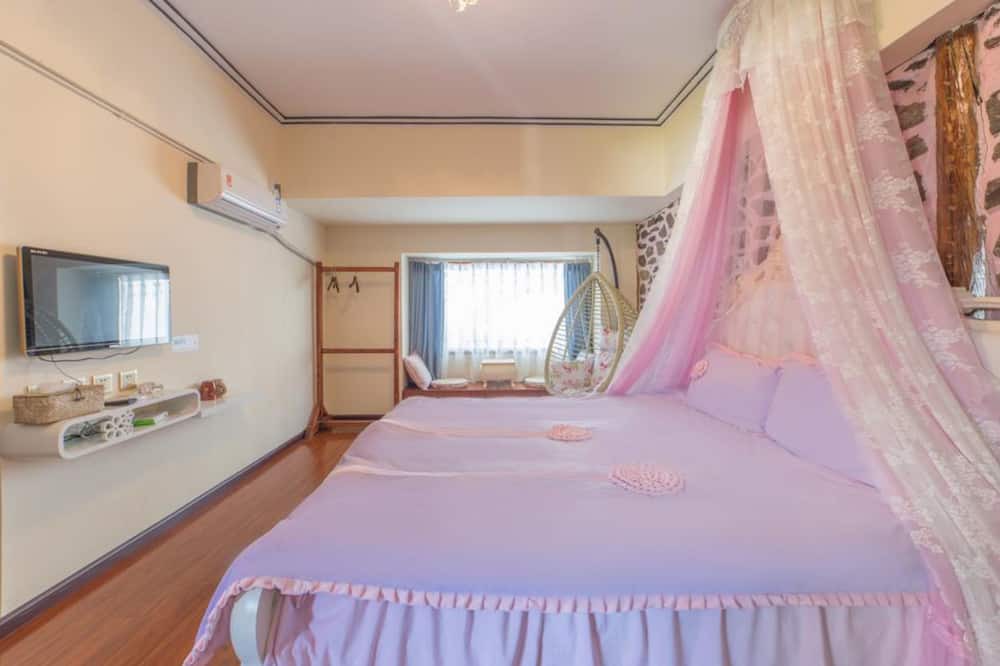 Photo of Bedroom in Dali Ancient Town
