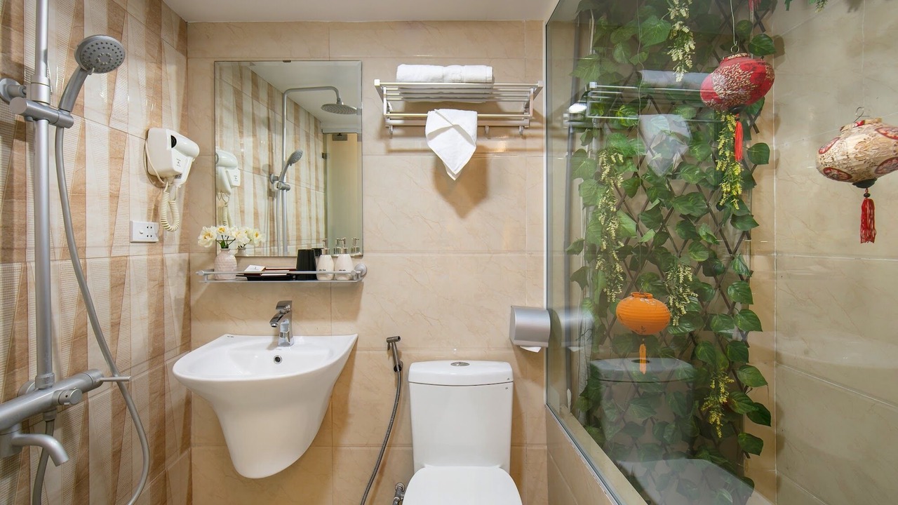 Photo of Bathroom in Old Quarter