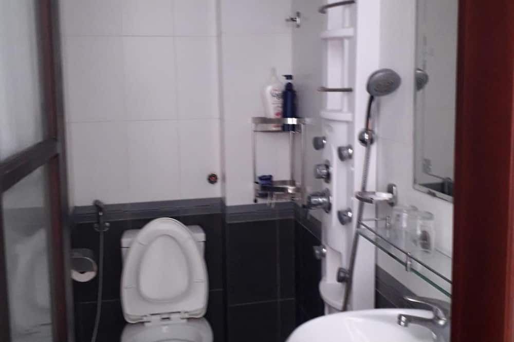 Photo of Bathroom in Lang Co