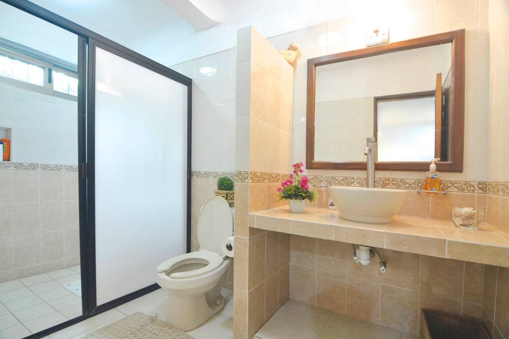 Photo of Bathroom in Club Santiago