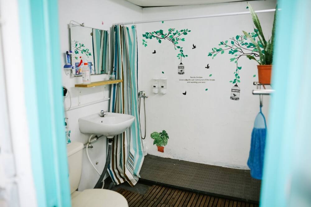 Photo of Bathroom in Fengshan District