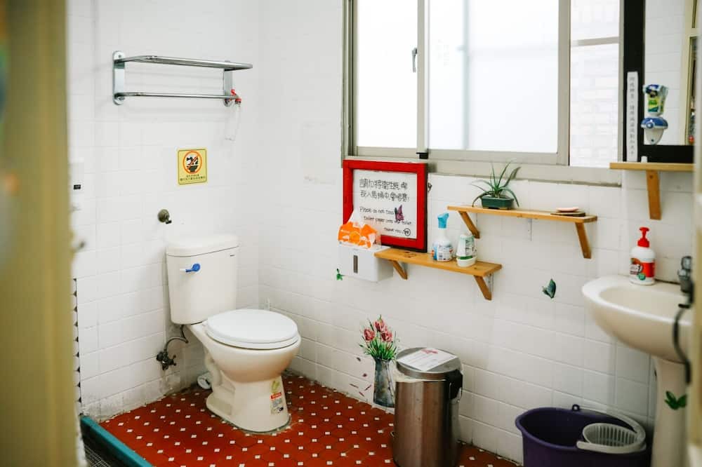 Photo of Bathroom in Fengshan District
