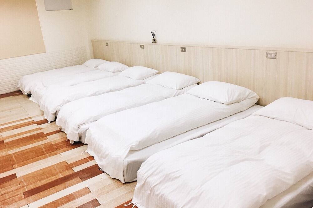 Photo of Bedroom in West Central District