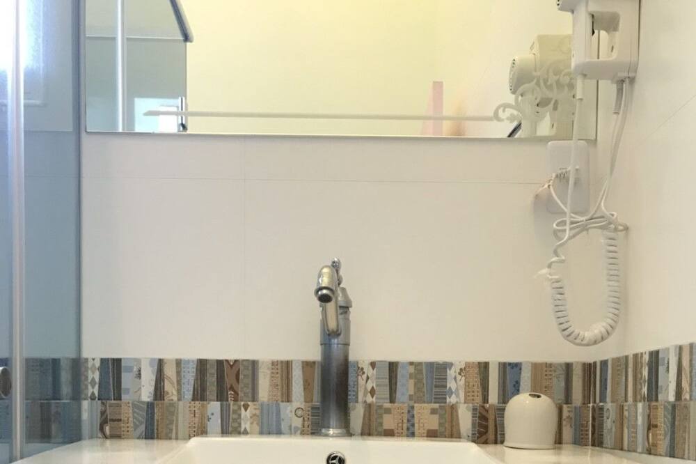 Photo of Bathroom in Donghe