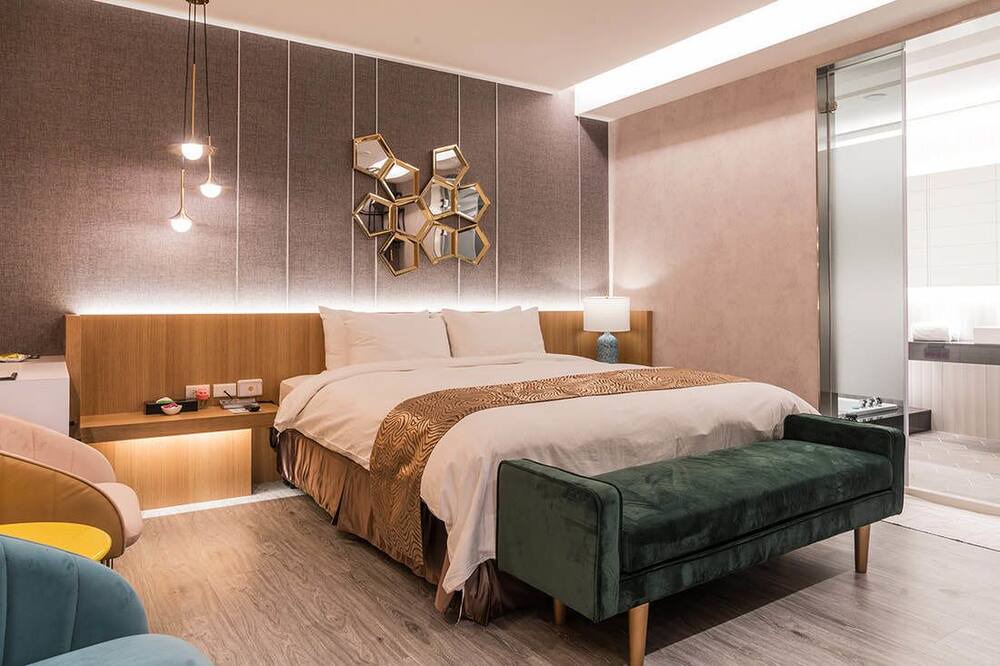 Photo of Bedroom in East District