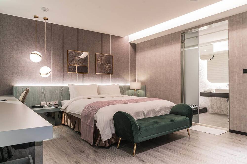 Photo of Bedroom in East District