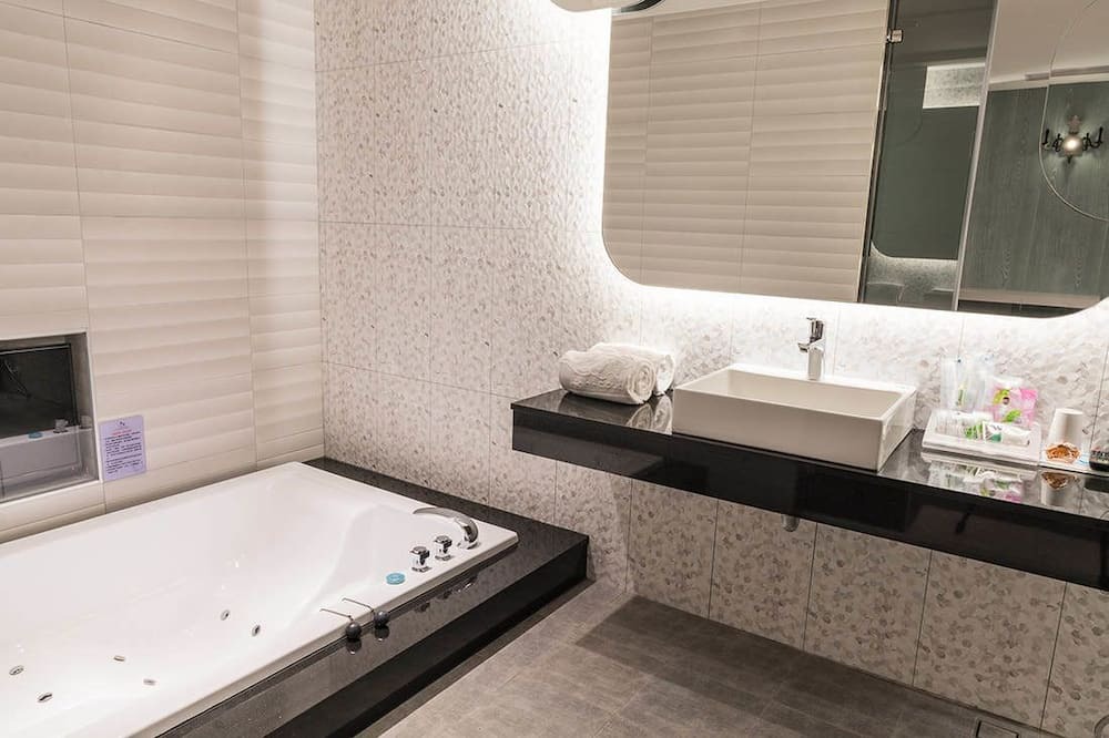 Photo of Bathroom in East District