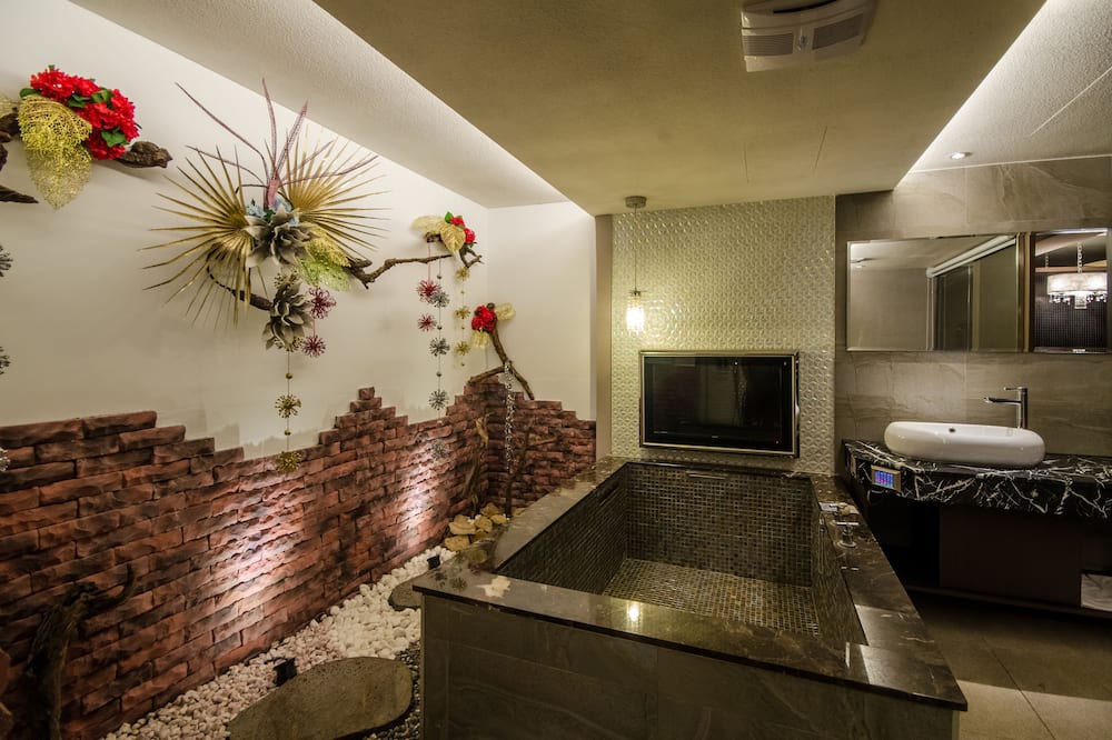 Photo of Bathroom in Xitun District