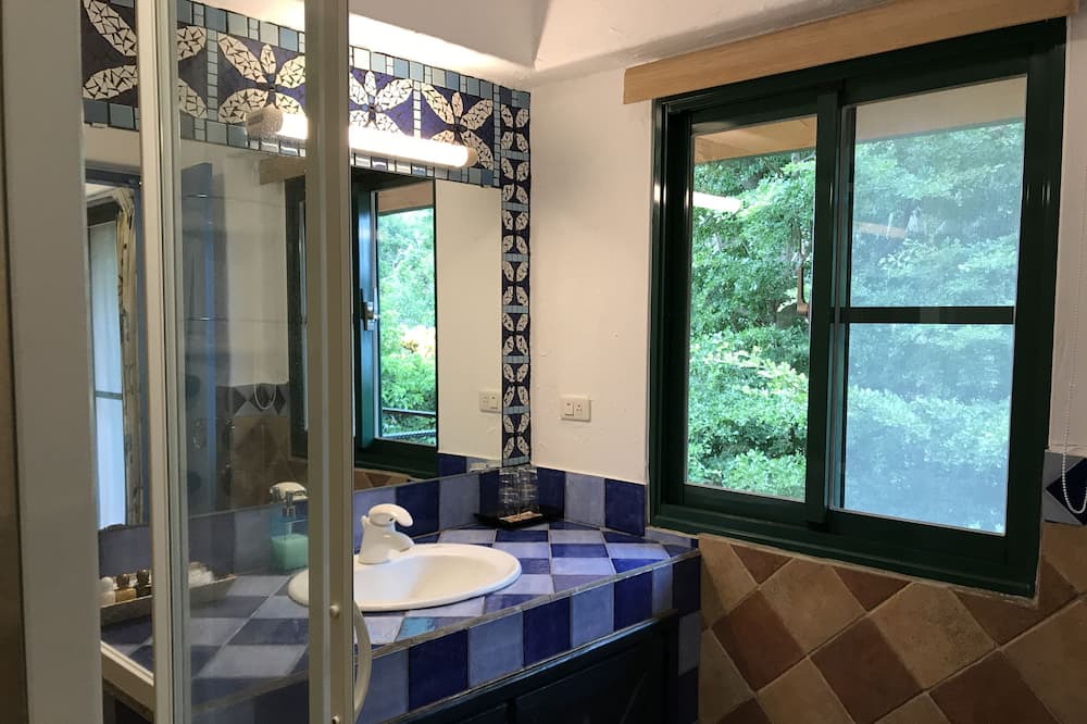 Photo of Bathroom in Donghe
