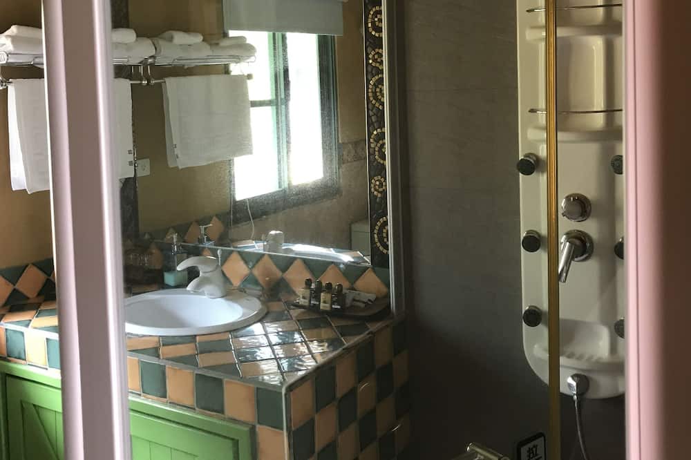 Photo of Bathroom in Donghe