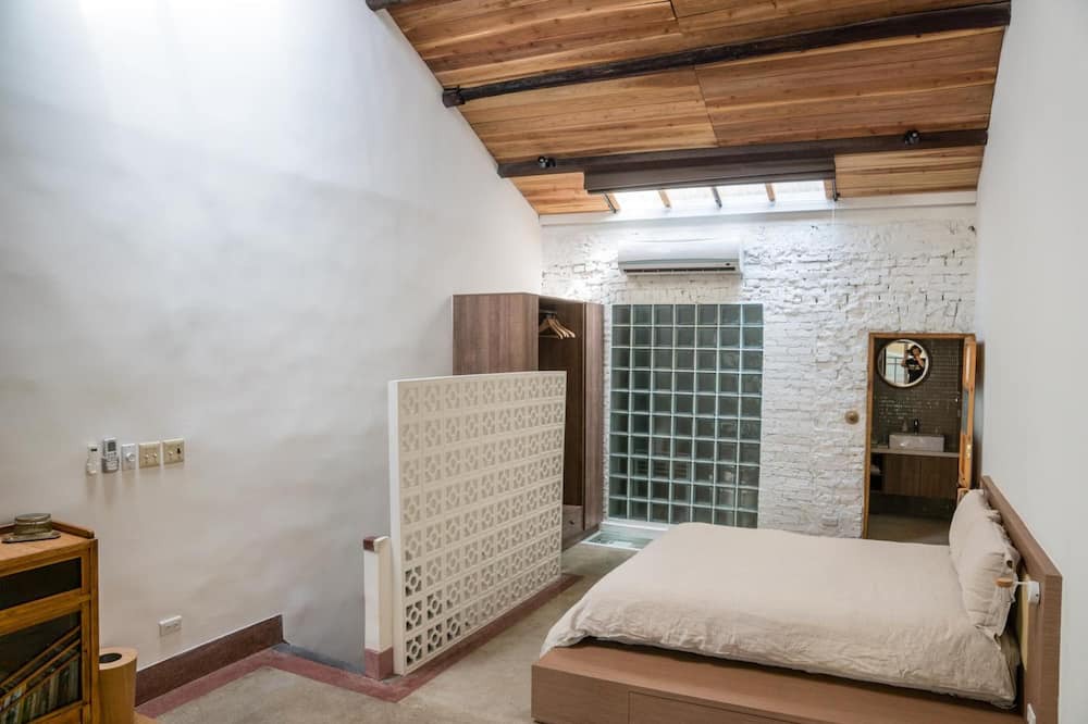 Photo of Bedroom in West Central District