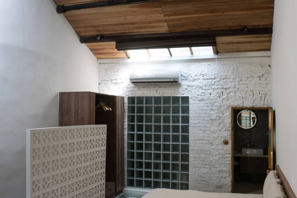 Photo of Bedroom in West Central District