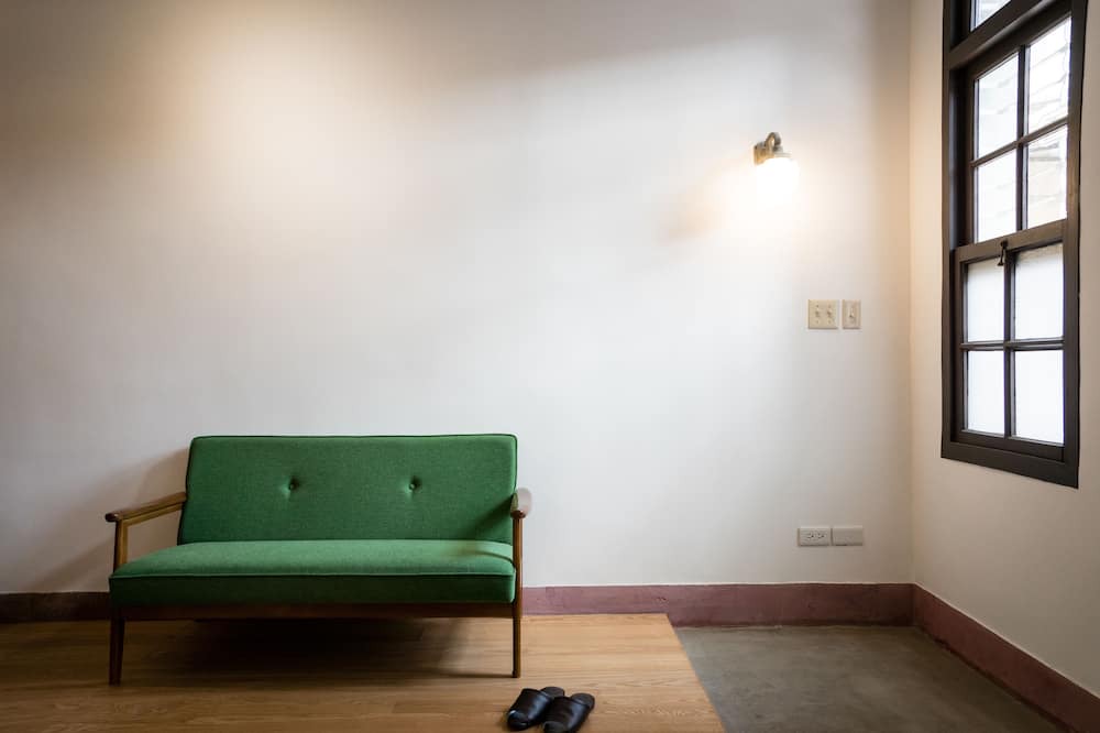 Photo of Livingroom in West Central District