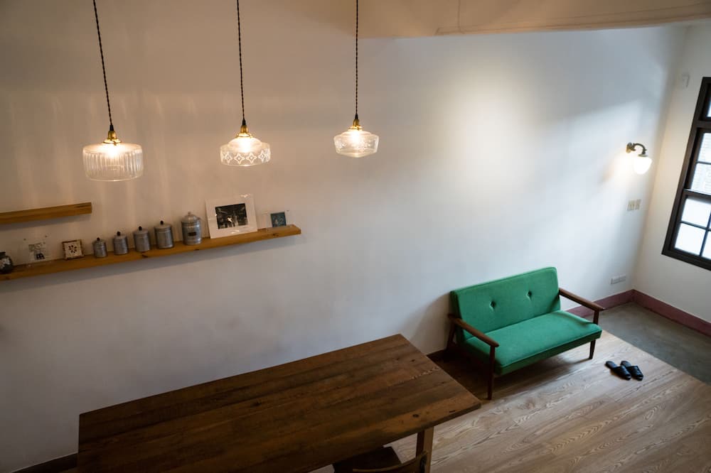 Photo of Livingroom in West Central District