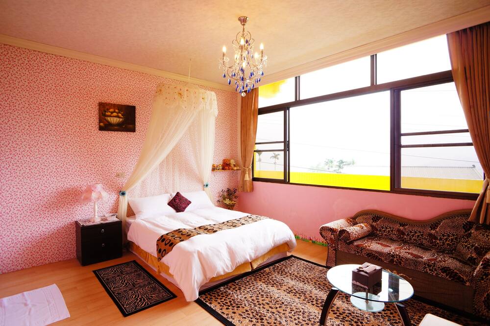 Photo of Bedroom in Rueili Village