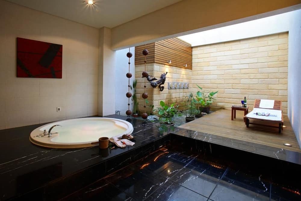 Photo of Bathroom in Dali