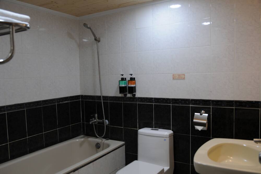 Photo of Bathroom in Cianjin District