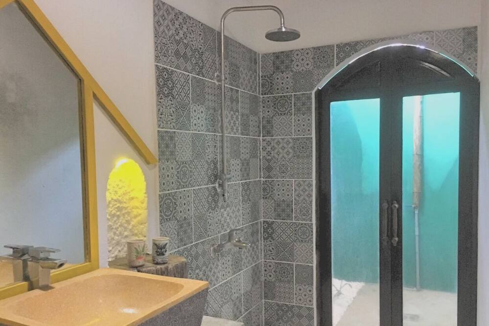Photo of Bathroom in Cam An