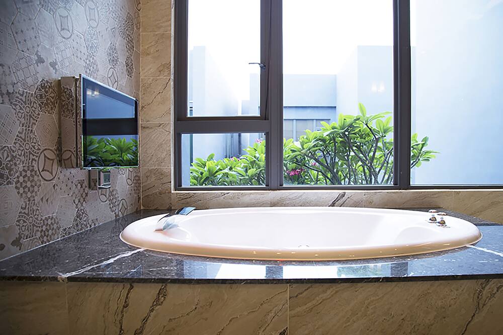 Photo of Bathroom in Fengshan District