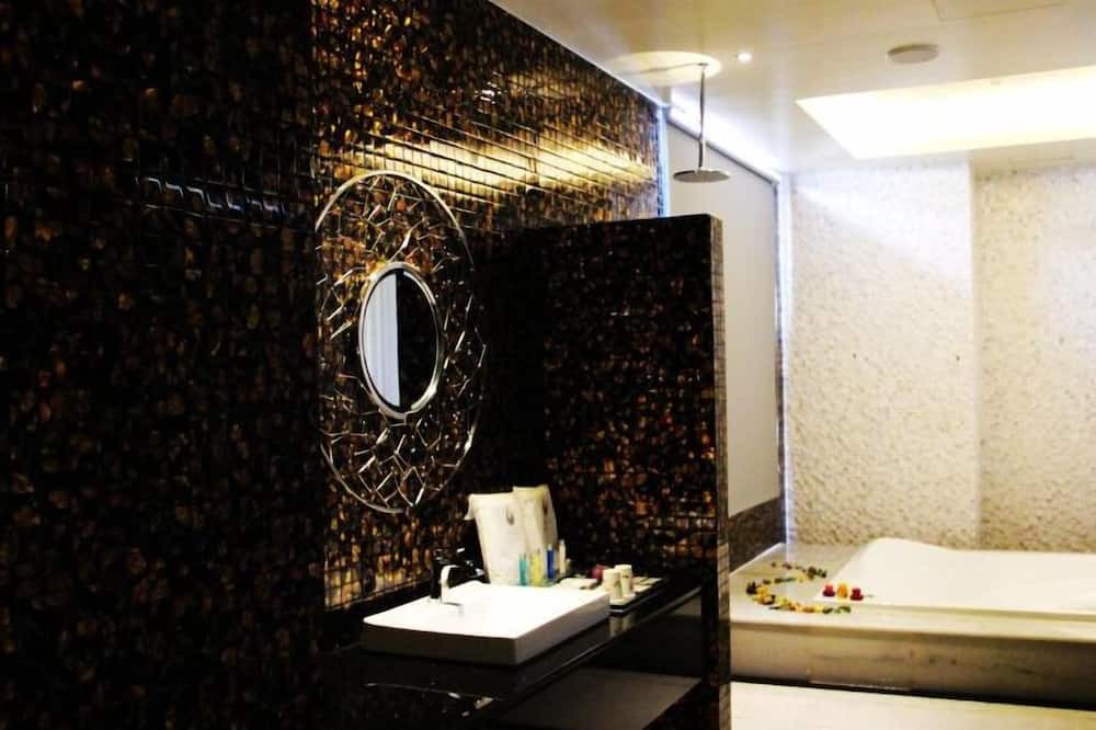 Photo of Bathroom in Hunei District