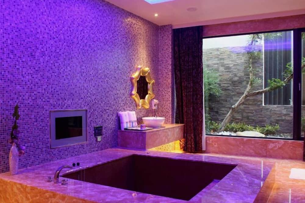 Photo of Bathroom in Hunei District