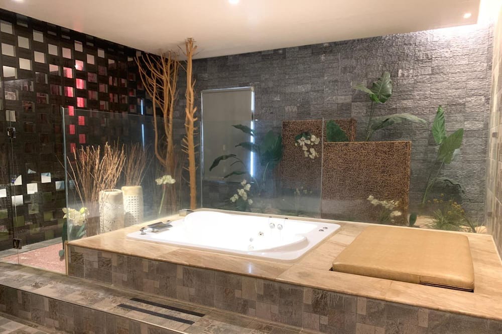 Photo of Bathroom in Douliou