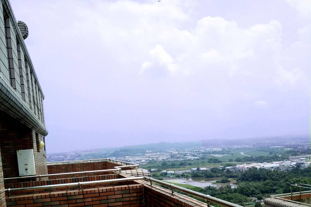 Photo of Patio Balcony in East District