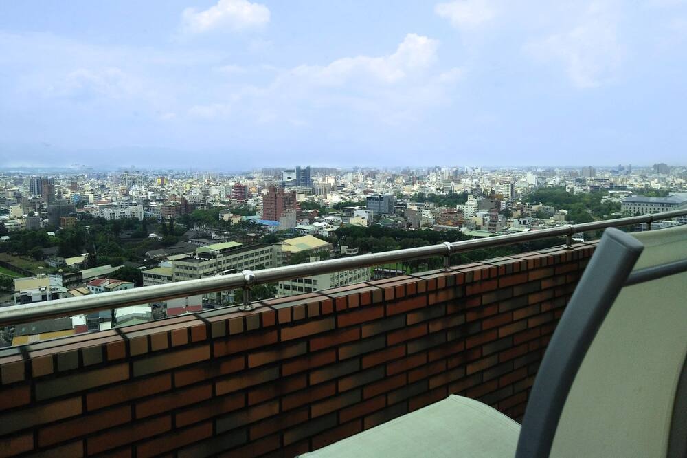 Photo of Patio Balcony in East District