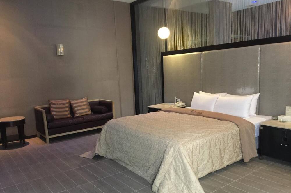 Photo of Bedroom in East District