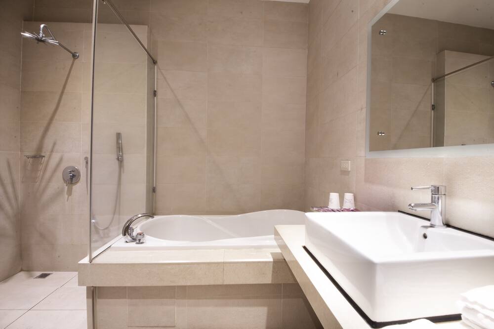 Photo of Bathroom in East District