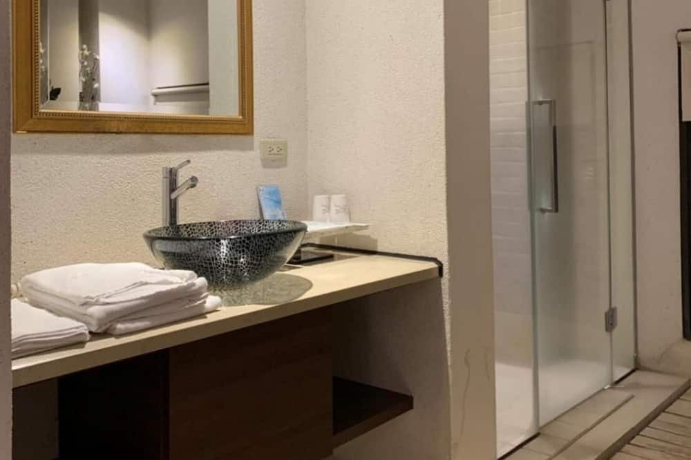 Photo of Bathroom in East District