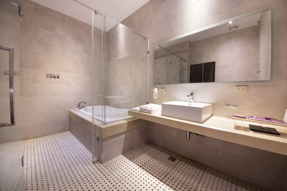 Photo of Bathroom in East District
