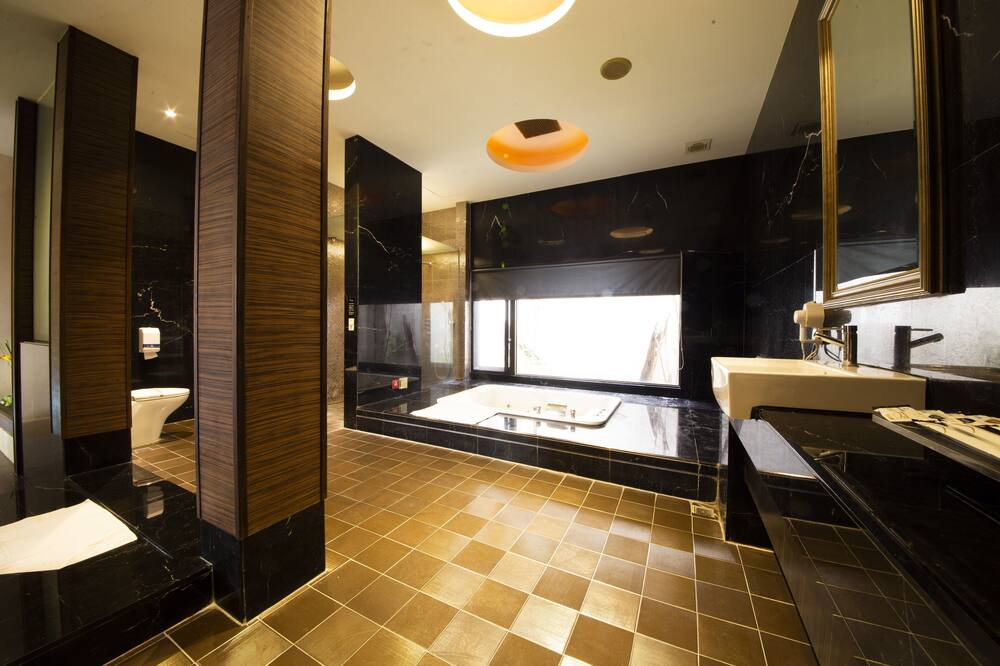 Photo of Bathroom in East District