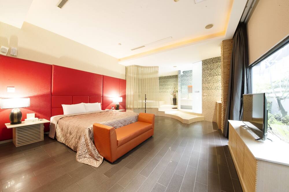 Photo of Bedroom in East District