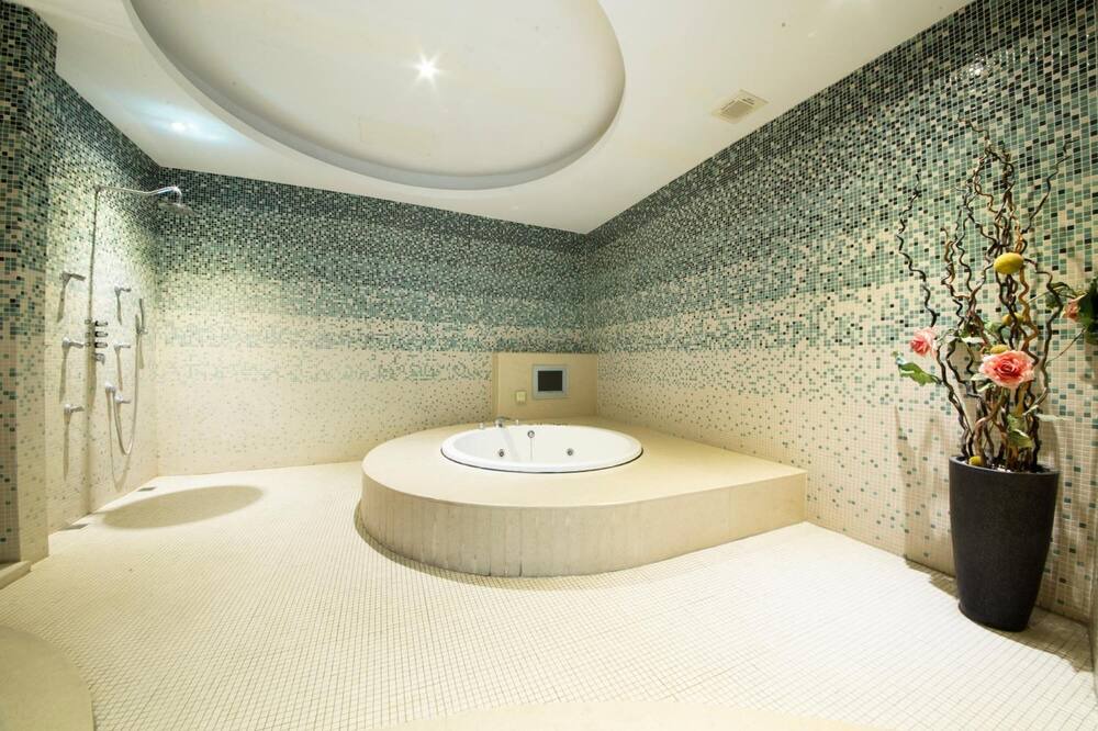 Photo of Bathroom in East District