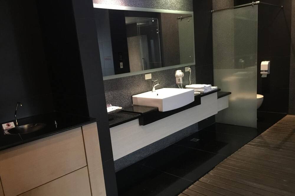 Photo of Bathroom in East District