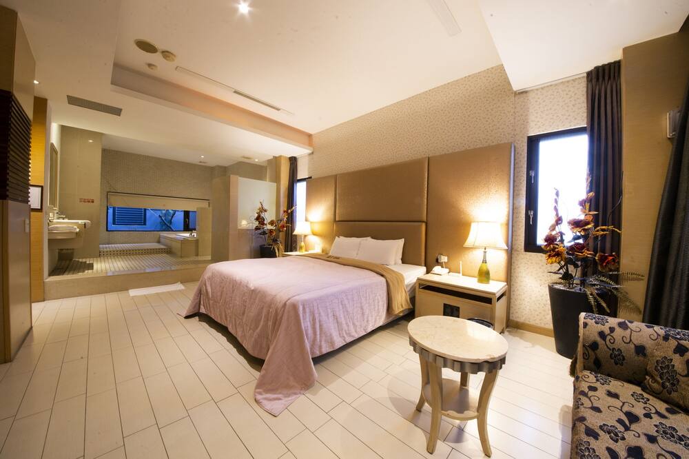 Photo of Bedroom in East District