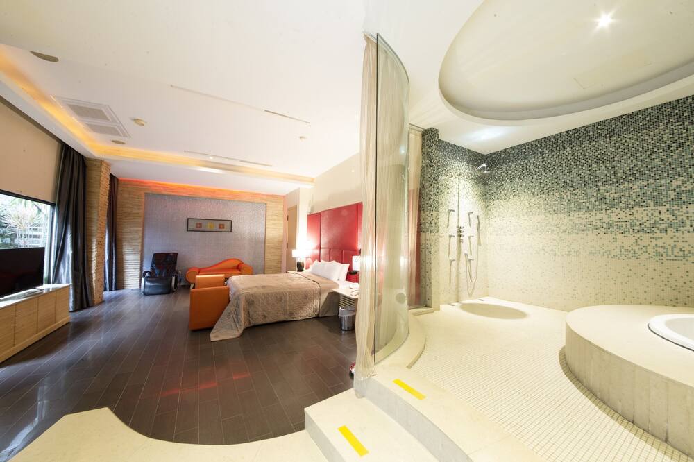 Photo of Bedroom in East District