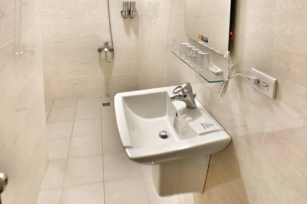 Photo of Bathroom in Puli