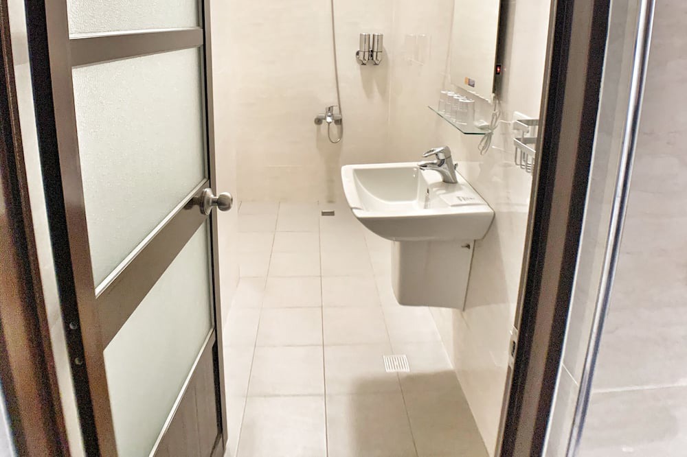 Photo of Bathroom in Puli