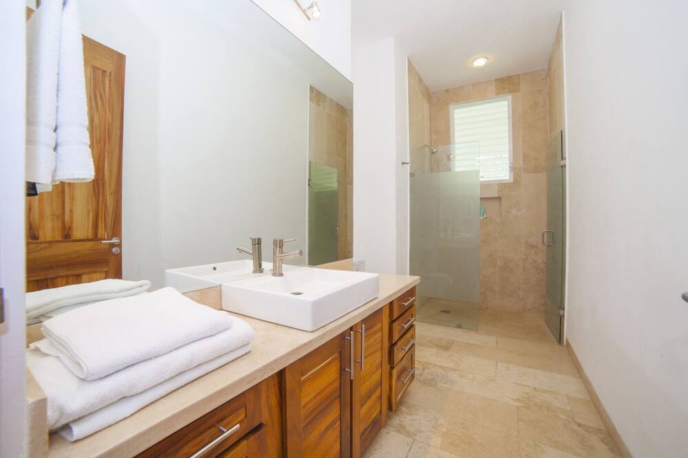 Photo of Bathroom in P Chahue