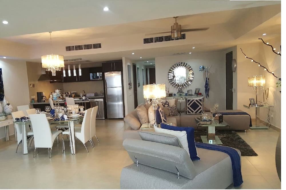 Photo of Livingroom in North Hotel Zone