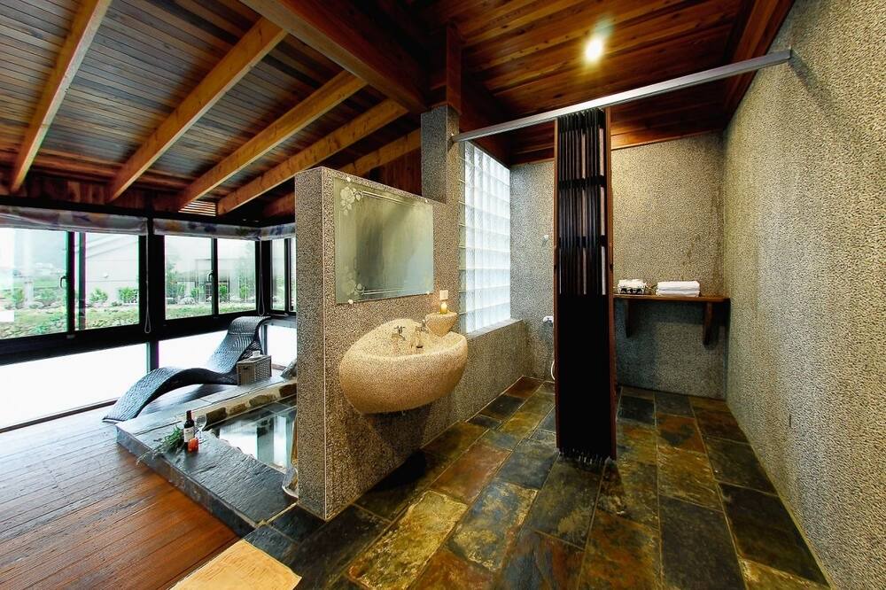 Photo of Bathroom in Puli