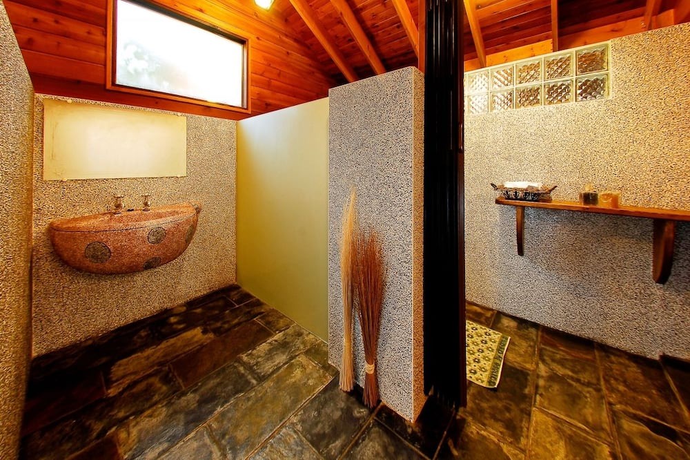 Photo of Bathroom in Puli