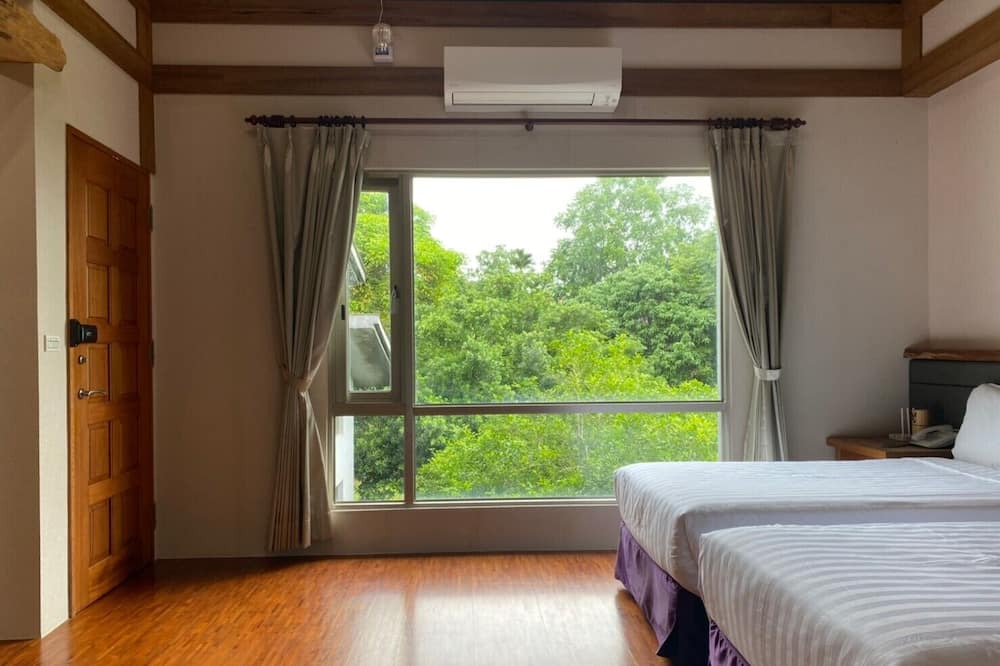 Photo of Bedroom in East District